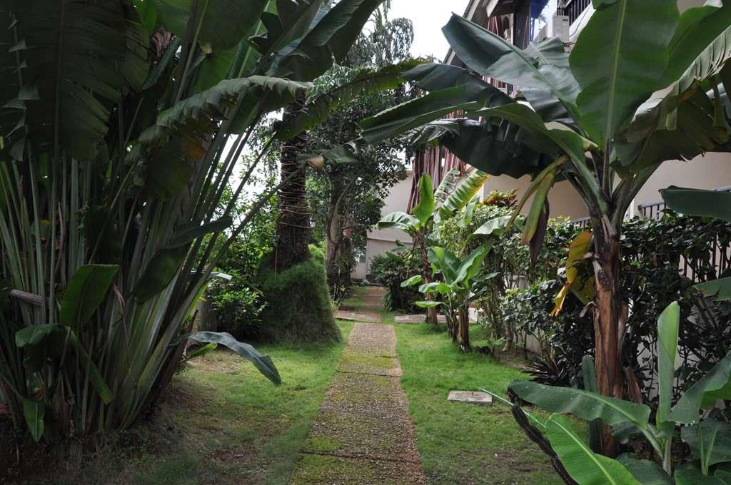 The Country Lodge Hotel Freetown Amenities foto