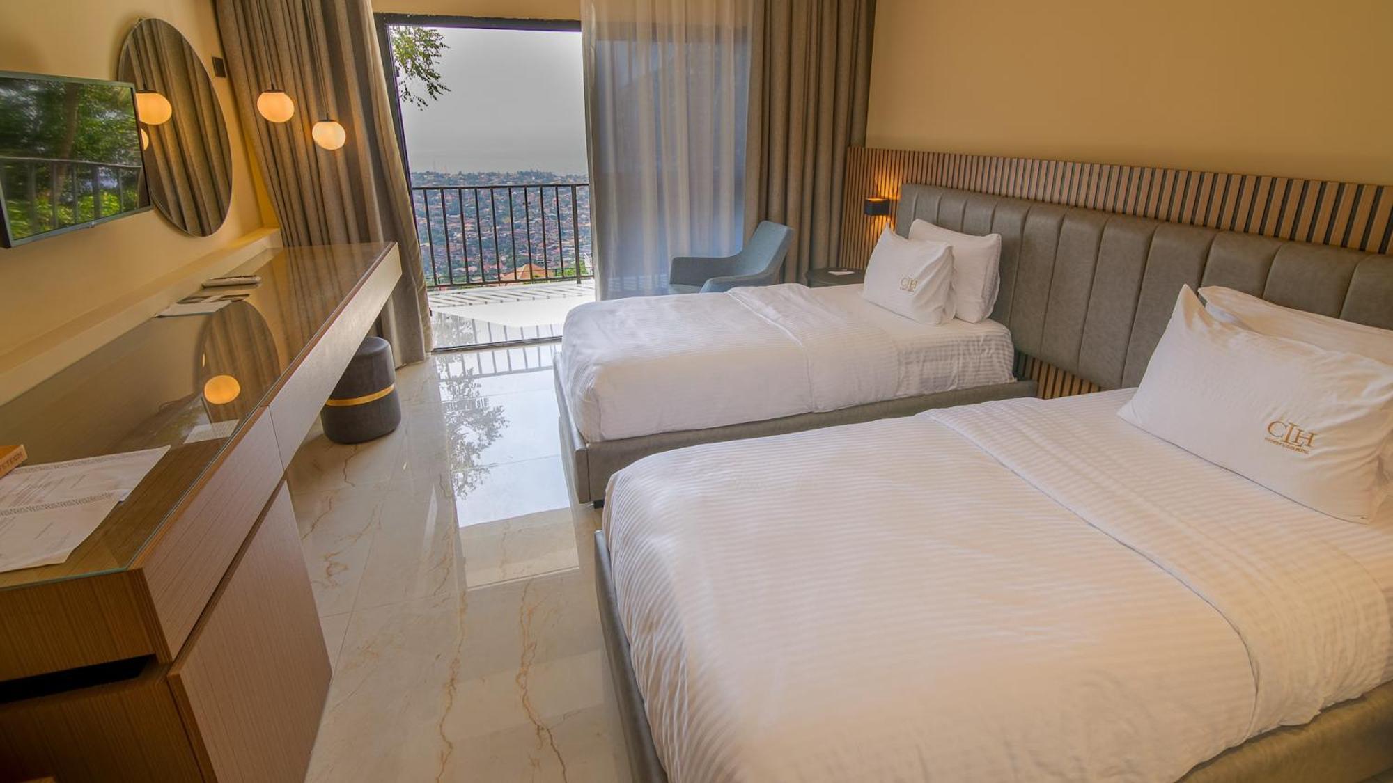 The Country Lodge Hotel Freetown Esterno foto