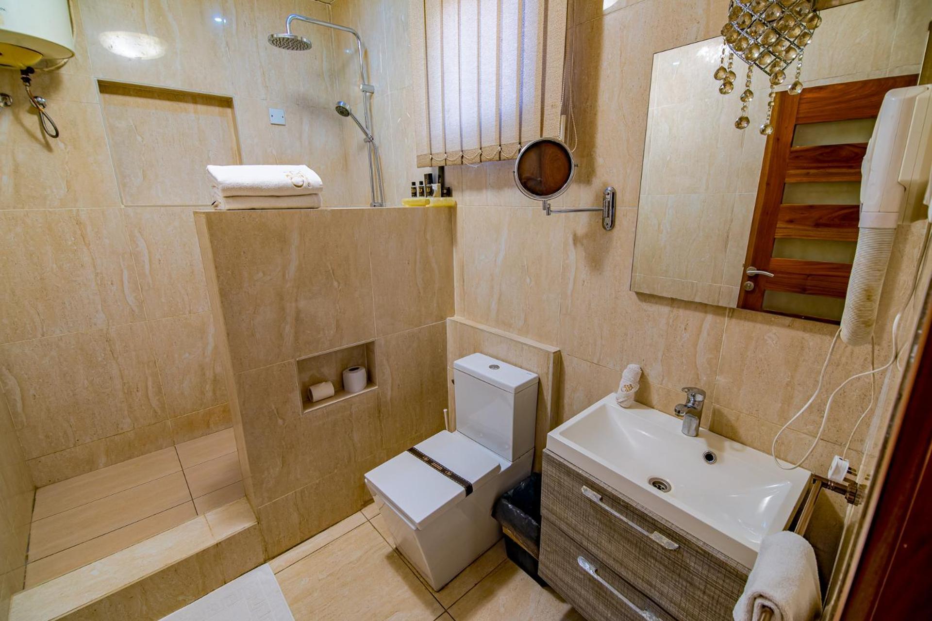 The Country Lodge Hotel Freetown Esterno foto