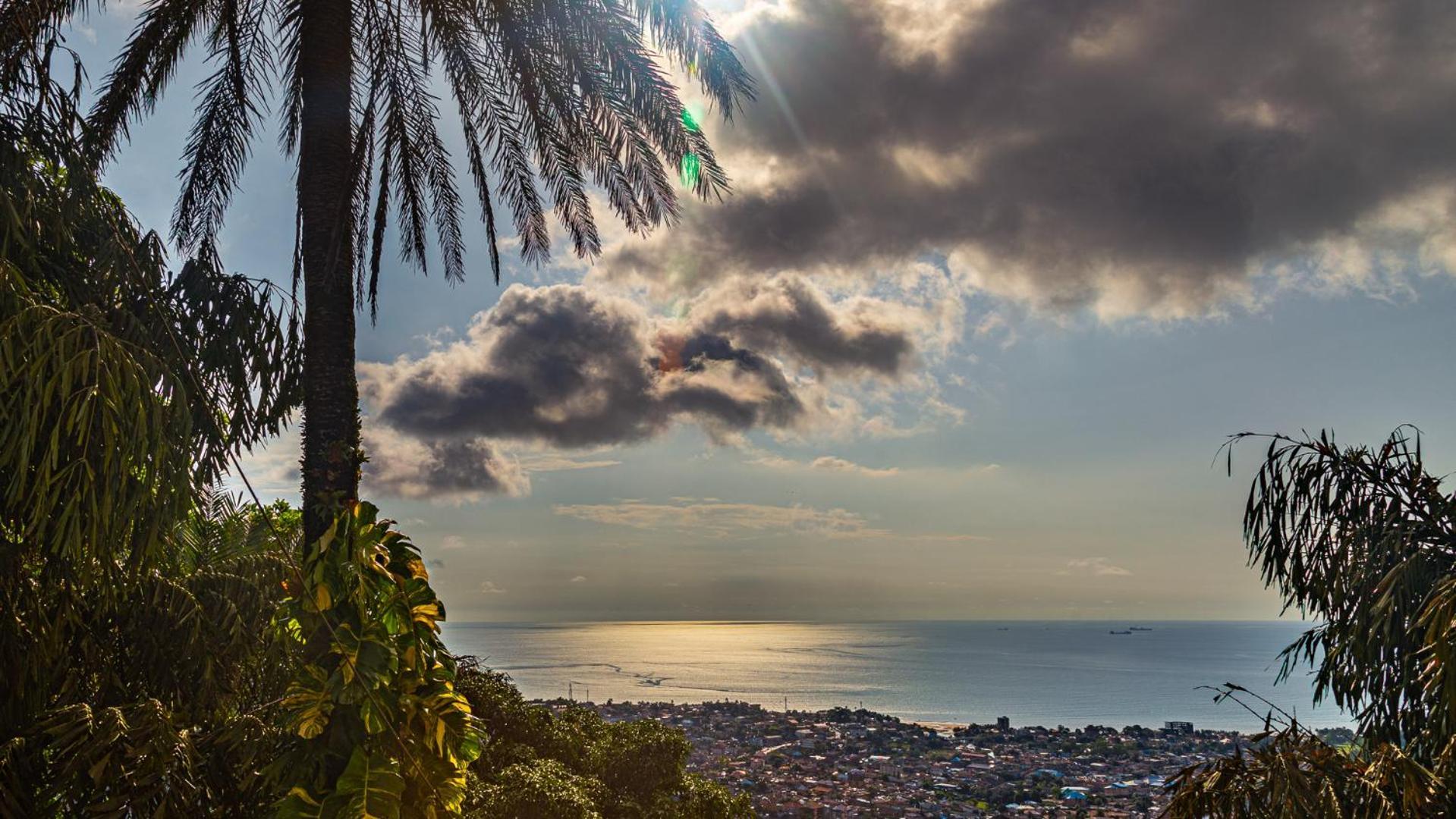 The Country Lodge Hotel Freetown Esterno foto