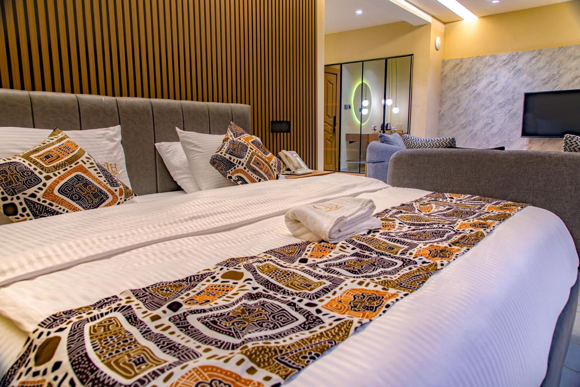 The Country Lodge Hotel Freetown Esterno foto