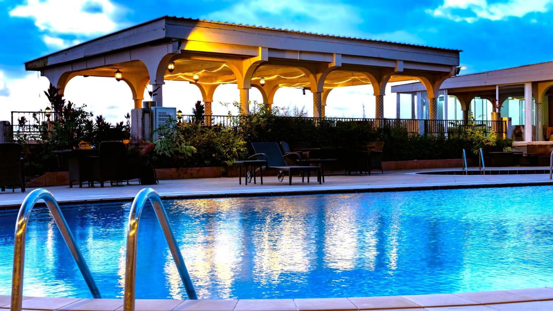 The Country Lodge Hotel Freetown Esterno foto