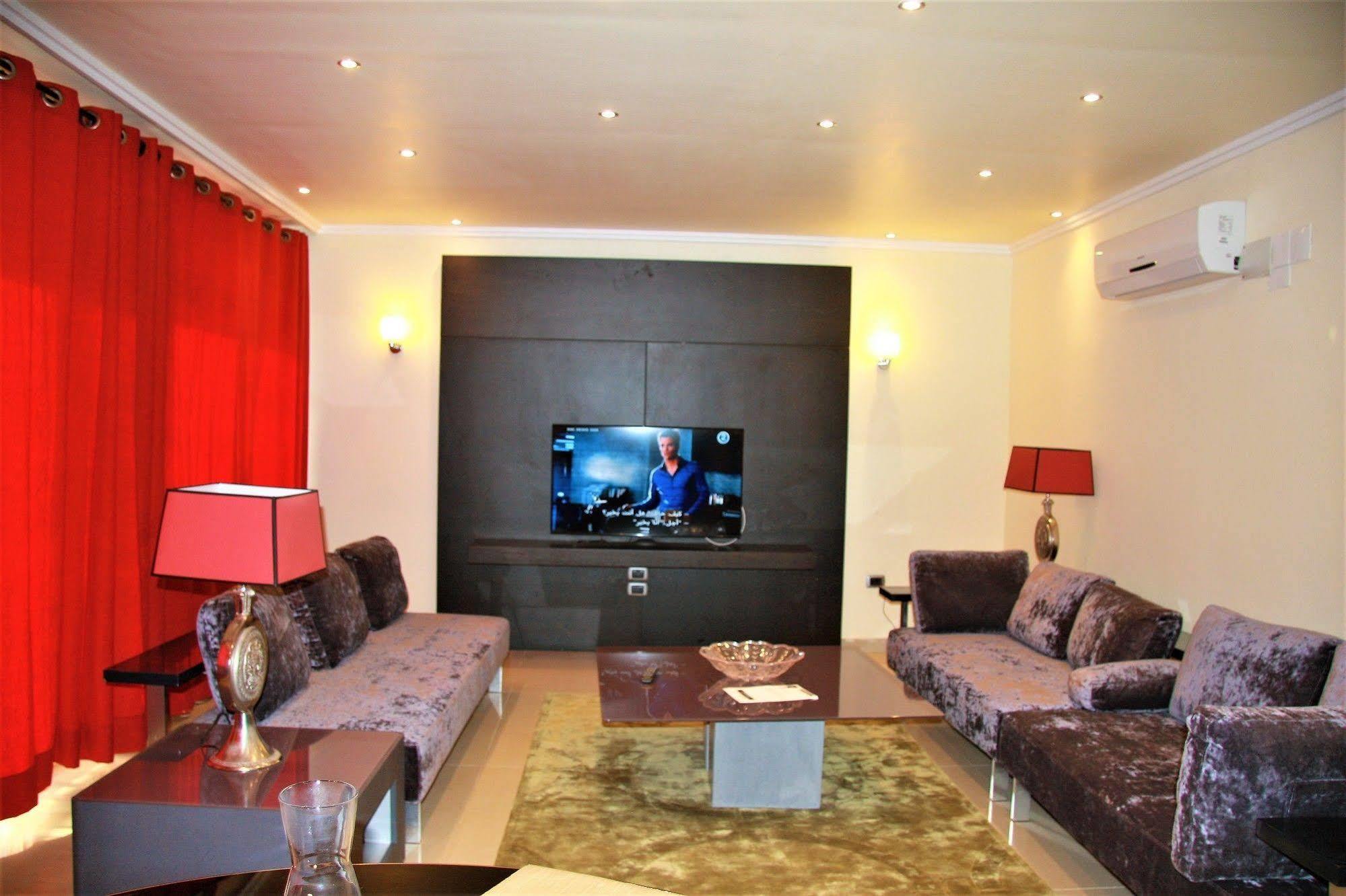 The Country Lodge Hotel Freetown Esterno foto