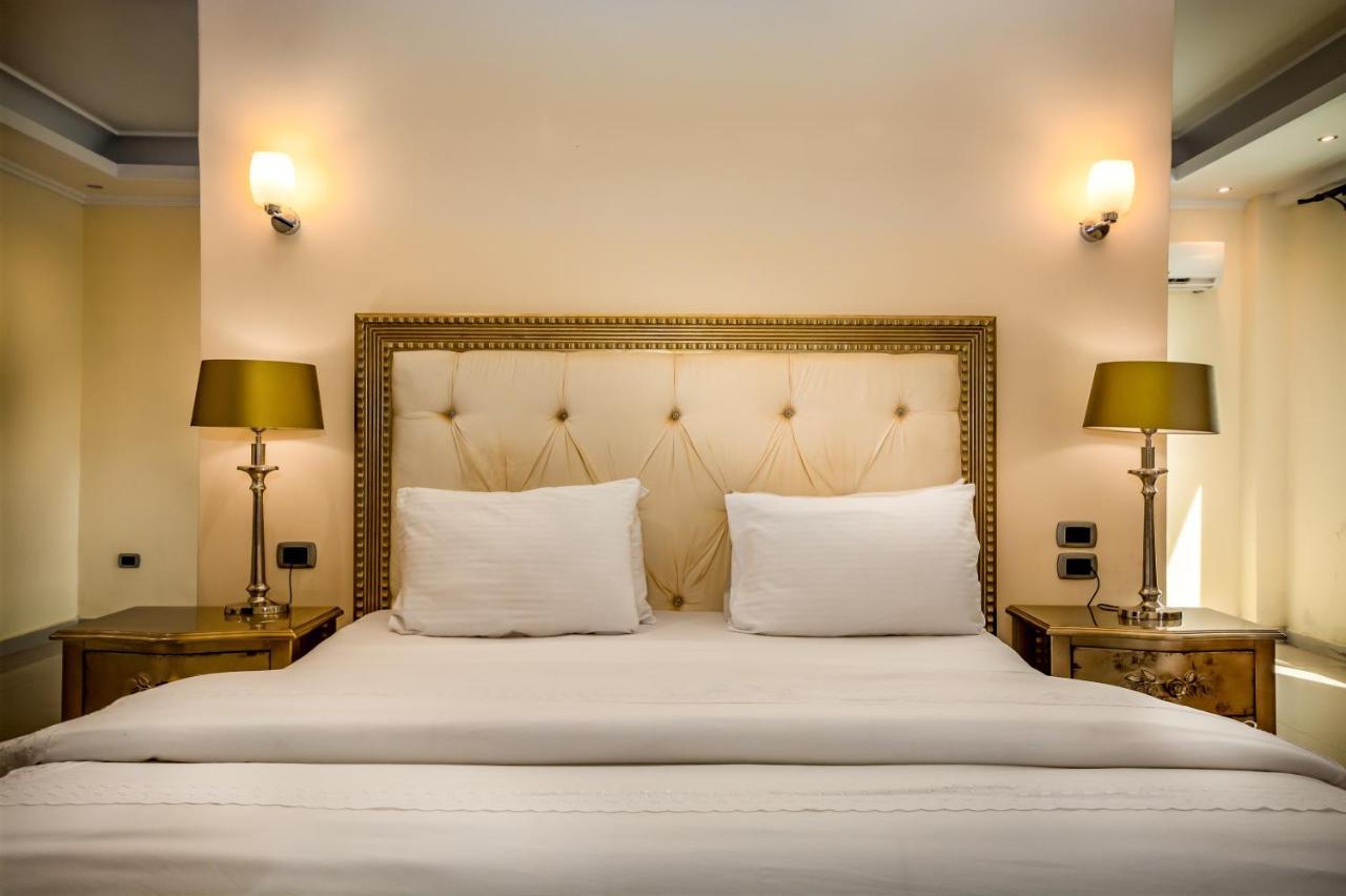 The Country Lodge Hotel Freetown Esterno foto